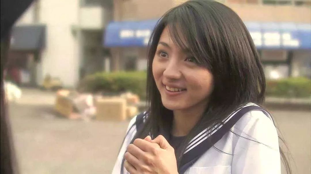 32岁的高中生满岛光是全日本都宠爱的百变影后