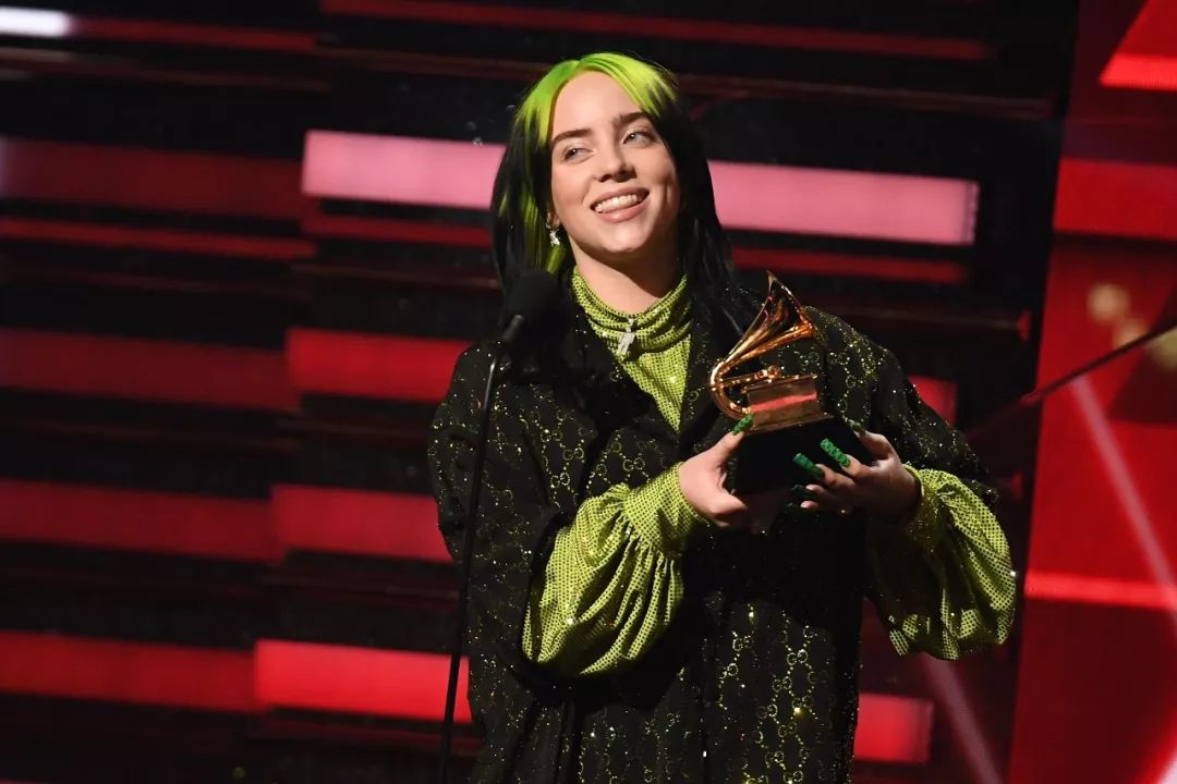 火爆了的billieeilish還能更酷一點嗎