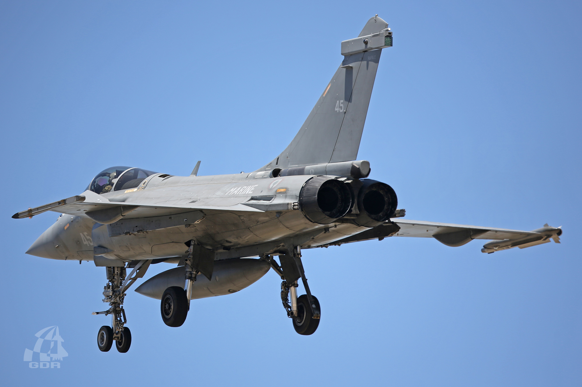 法国达索经典之作,三角翼不用折叠也能上航母