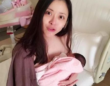 小宝宝乳房突出图片图片