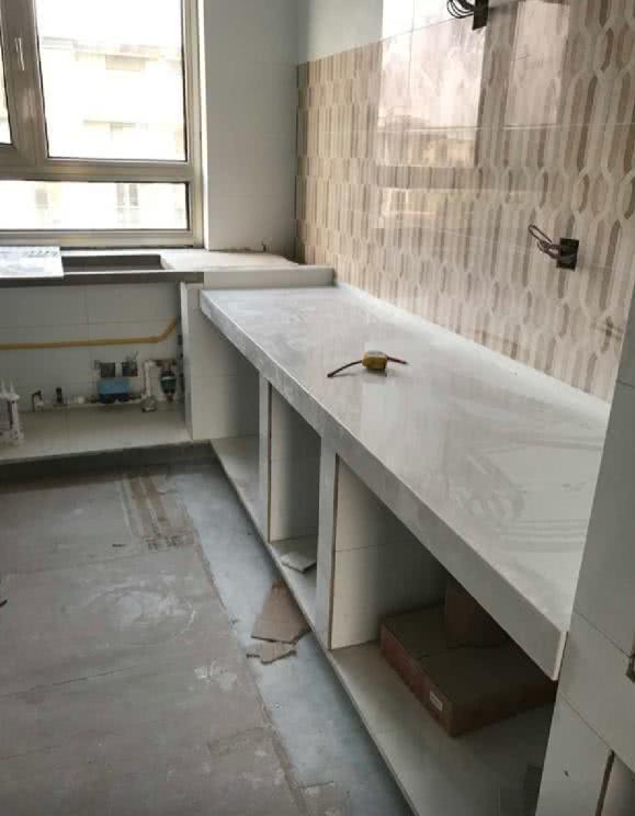 为了省钱,老公坚持用"红砖"砌橱柜,邻居们都夸赞_台面