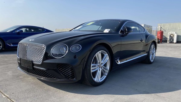 全新2020款宾利欧陆gt的外形干净利落