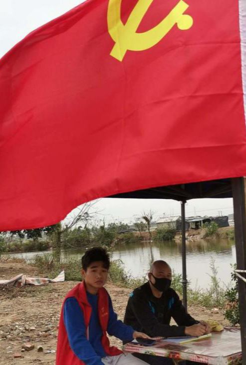 勇担青春使命积极投身战疫系列报道七建院学子志愿服务构筑防疫青春