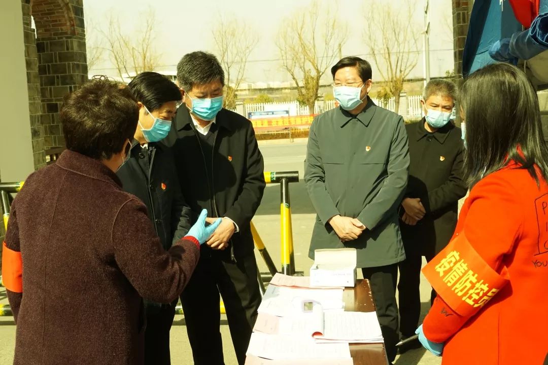 疫情防控省纪委副书记省监委副主任阮金泉到信阳督导检查疫情防控工作