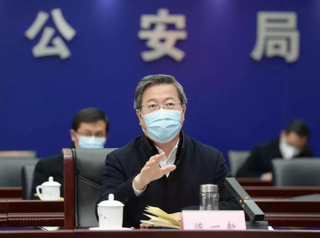 陈一新在武汉市公安局分别去了疫情防控总指挥部,新闻舆情中心,执法