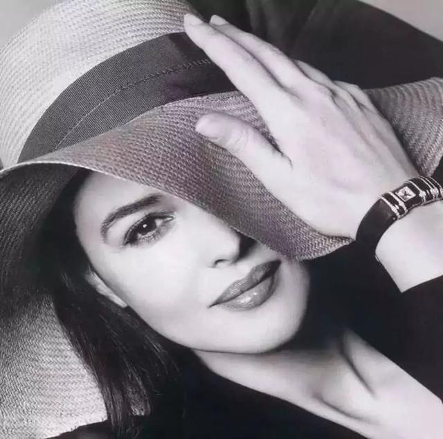 9,这个美得近乎"犯罪"的女人,是人心的照妖镜_玛莲娜