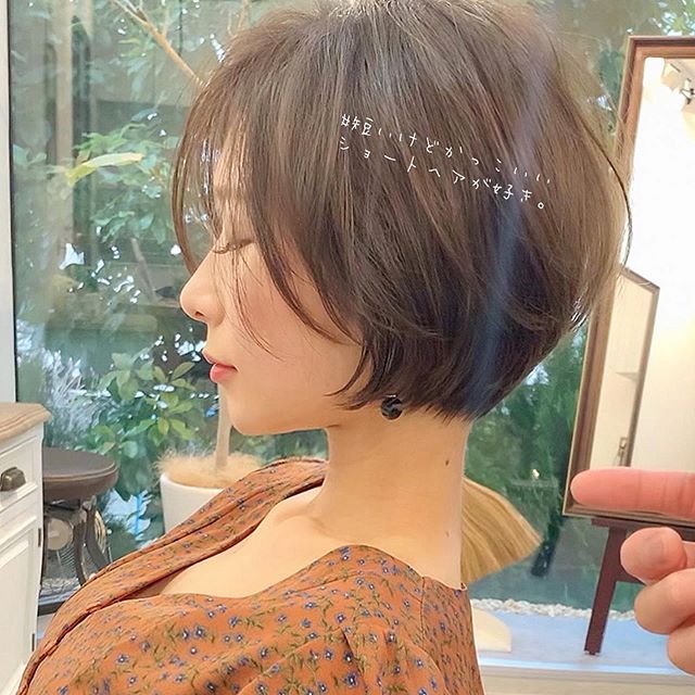 新短发18款,修颜蓬松美美哒,越来越多女性这样剪_发型