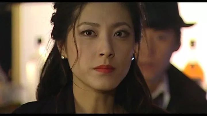 《蓝色档案》里,国民装更是一度达到颜值巅峰.