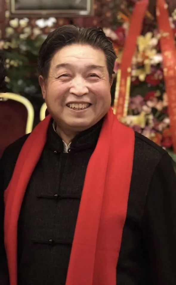 作者刘洪沂,著名相声表演艺术家,师承相声大师王世臣先生,与李嘉存