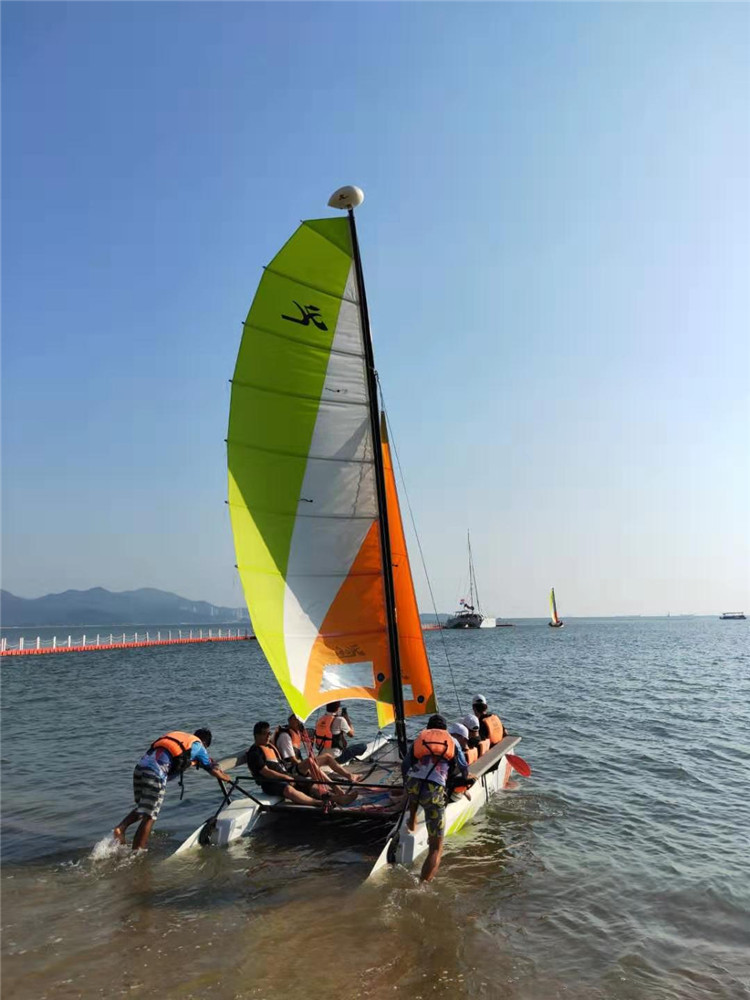 深圳企业团建 | 帆船是一项极棒的海上体验项目,它趣味性强,体验性佳