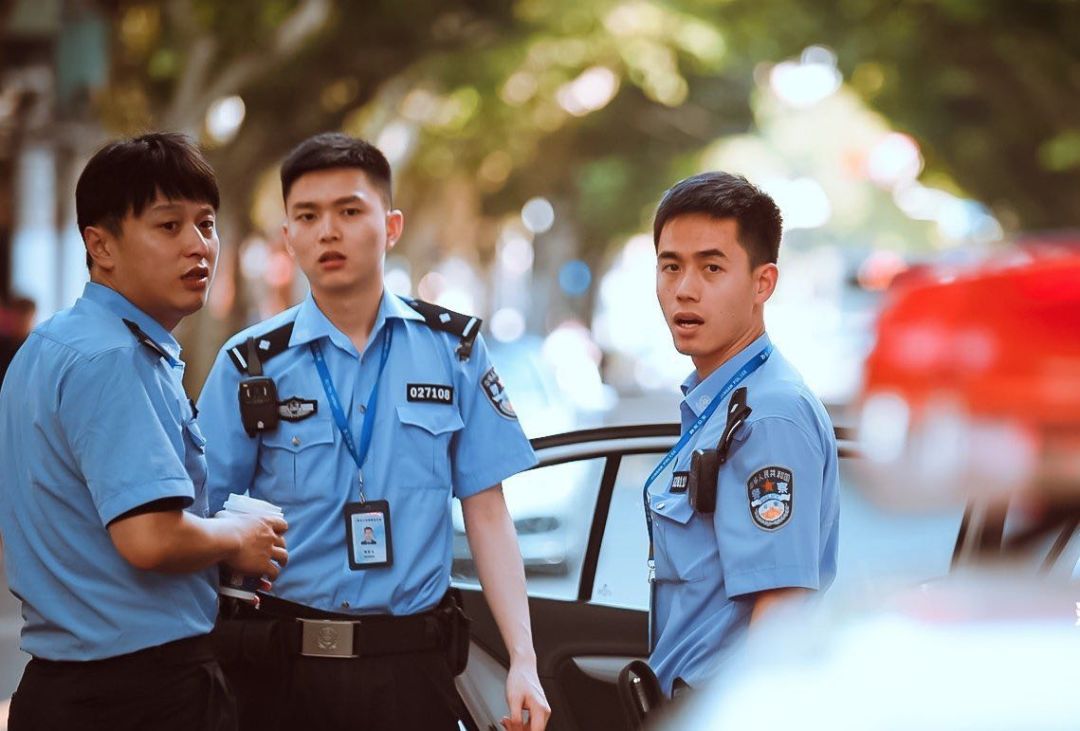 上海民警曹家渡男团火了网友直呼这颜值太高了