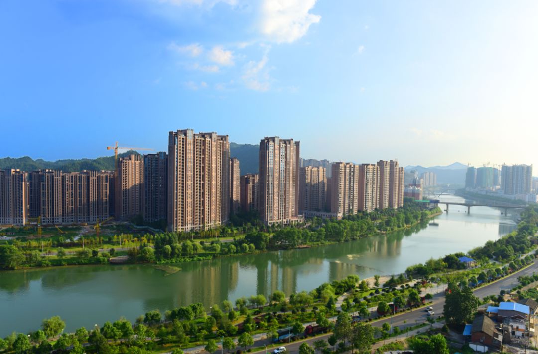 新月半岛实景图由于整个春节期间,大部分人都自觉宅在家中,往日热闹的