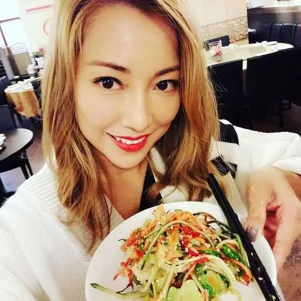 不得不说关伊彤在孩子的名字上确实是花了不少心思,并且对于她来说