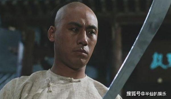 力捧他出演自己的作品《神州第一刀》,杨凡扮演的角色是"大刀王五"