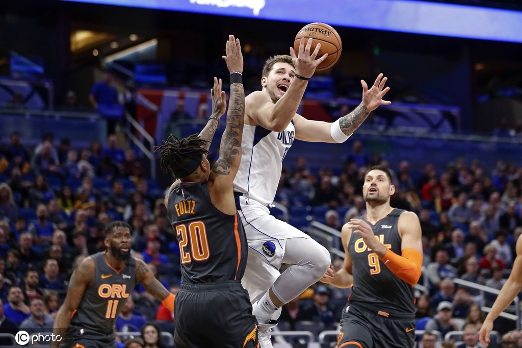 首节飙3三分独砍16分 东契奇再揽准三双_比赛