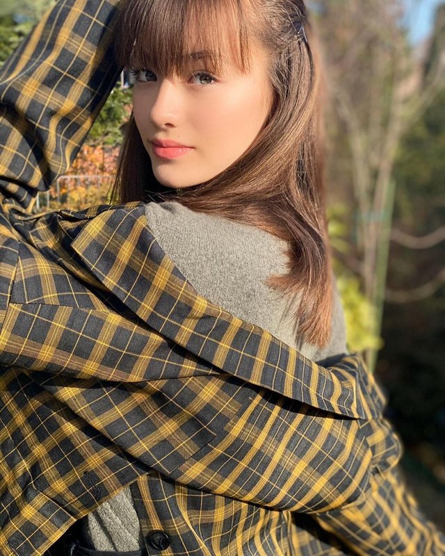 日本14岁混血美女爆红凭借逆天颜值征服日本时尚圈