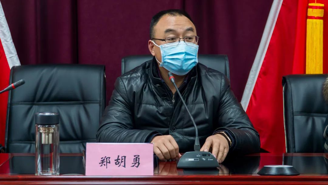 郑胡勇主持召开城厢镇疫情防控卡点值守工作座谈会