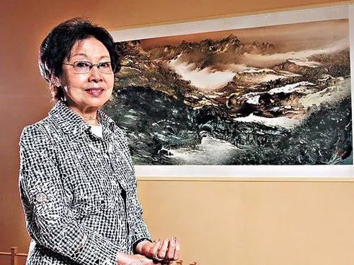 从"当红歌星"到"岭南派画家",人美画也美!_顾媚