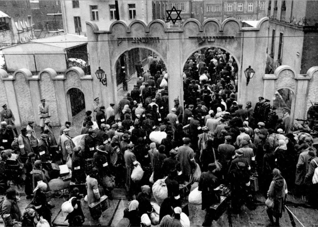 画出这4500张作品的孩子们,大多被谋杀在纳粹的毒气室里_集中营