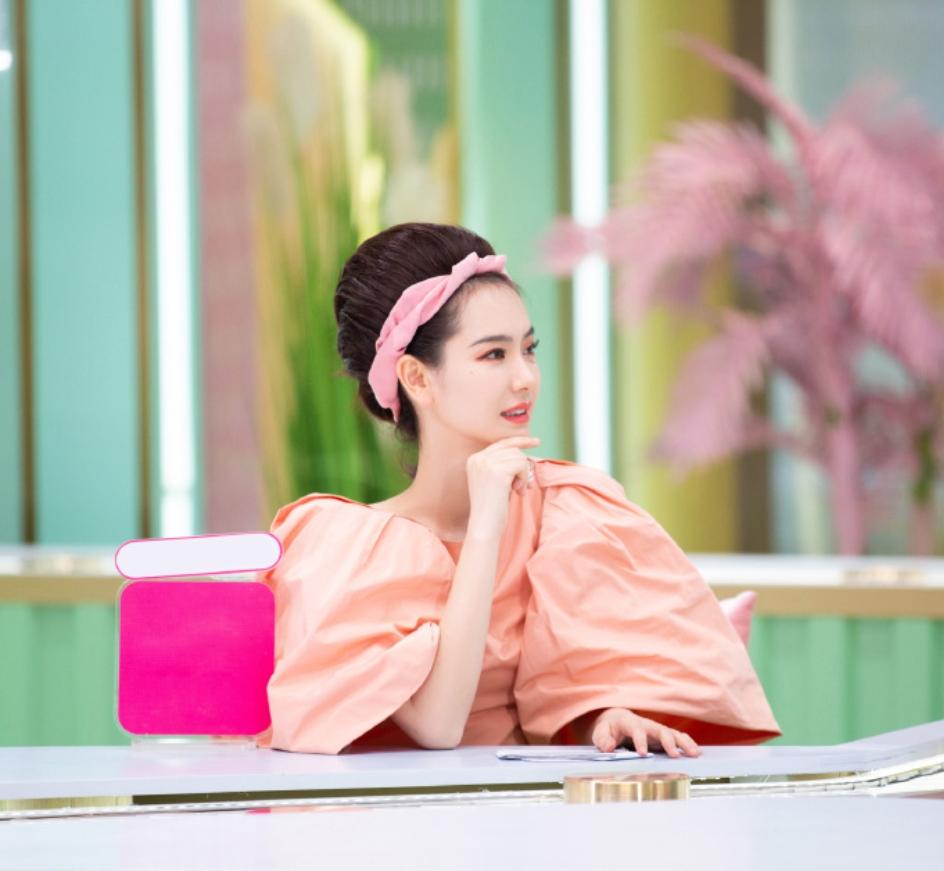 《beauty小姐》百变女王戚薇,造型夸张贼抢眼,一般人驾驭不了