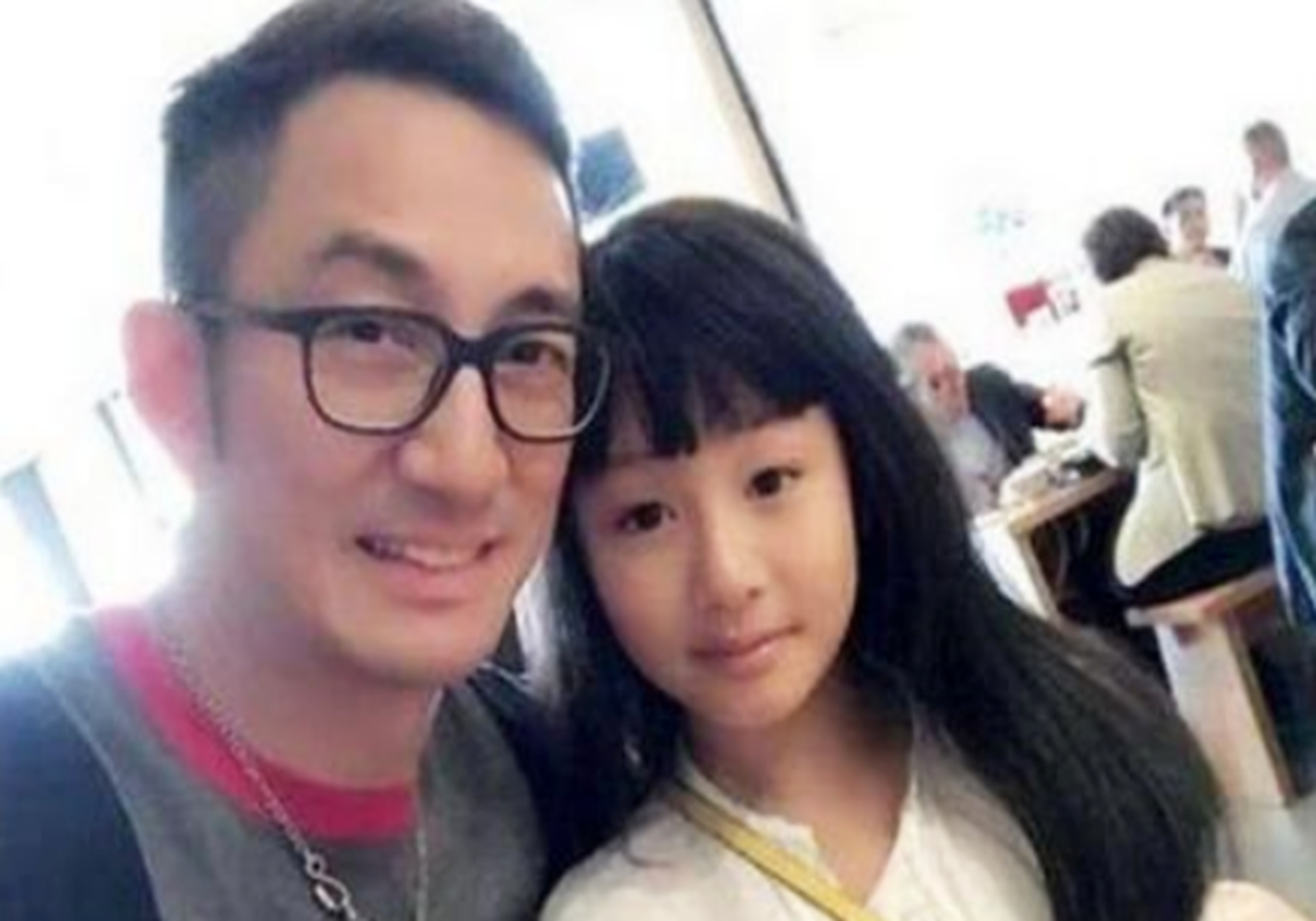 原创15岁女儿偷偷夹腿被发现两位妈妈的做法造就女儿不同人生