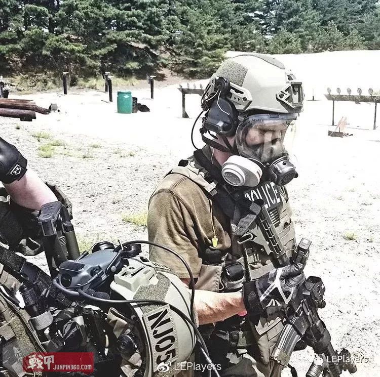 仅佩戴防毒面具的dea srt美军黑科技:如何在飞机上隔离新冠病人?