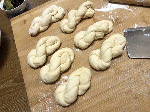 想吃麻花不用买面点师教你在家做又香又脆大人孩子都爱吃