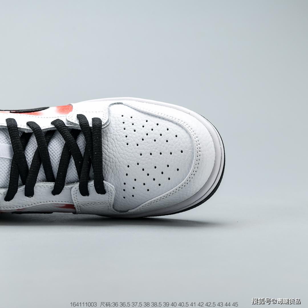 耐克 sb dunk 外星人刺绣开箱测评!