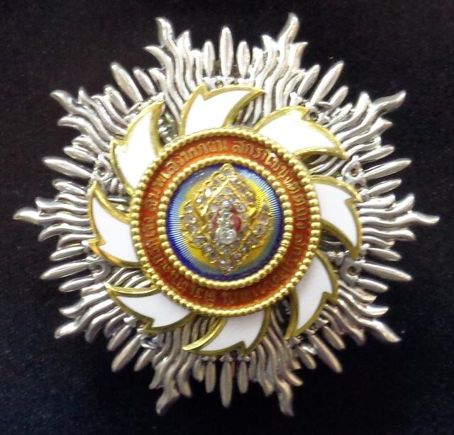 原创泰国王子提帮功颜值不高已有5枚王室勋章4个哥哥却没这么幸运