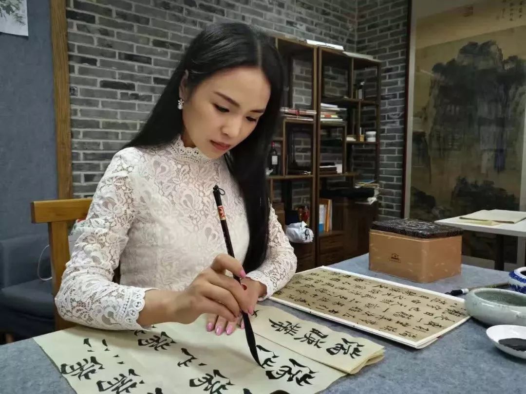 什么样的女生特别爱写字?_女人