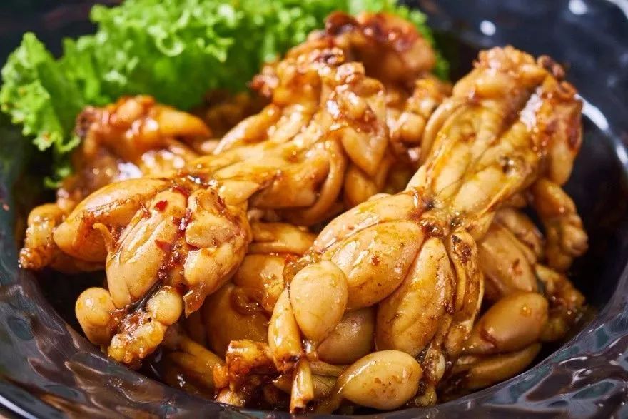 什么以后牛蛙不能吃了这下吃货们吵翻了