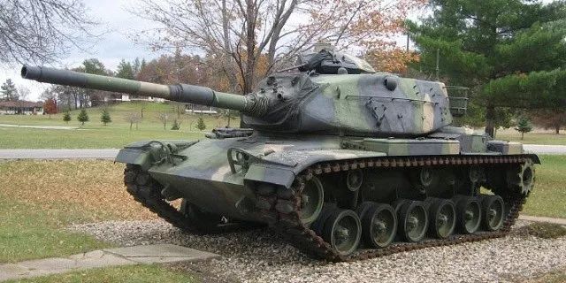 受到经费限制,老旧装备一直难以更换,甚至训练时还在拿m16步枪凑数