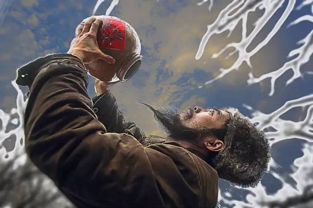 置顶 历史上第一酒鬼,被妻子扔进酒缸,出来后说了3个字,至今还被人挂