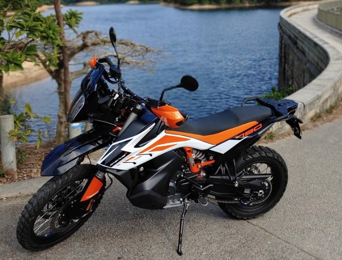 中量级拉力摩托之王ktm790advr外媒测评