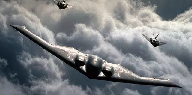 美国算盘太精,造21架隐轰却养五百飞行员,看似多余实有大道理_轰炸机