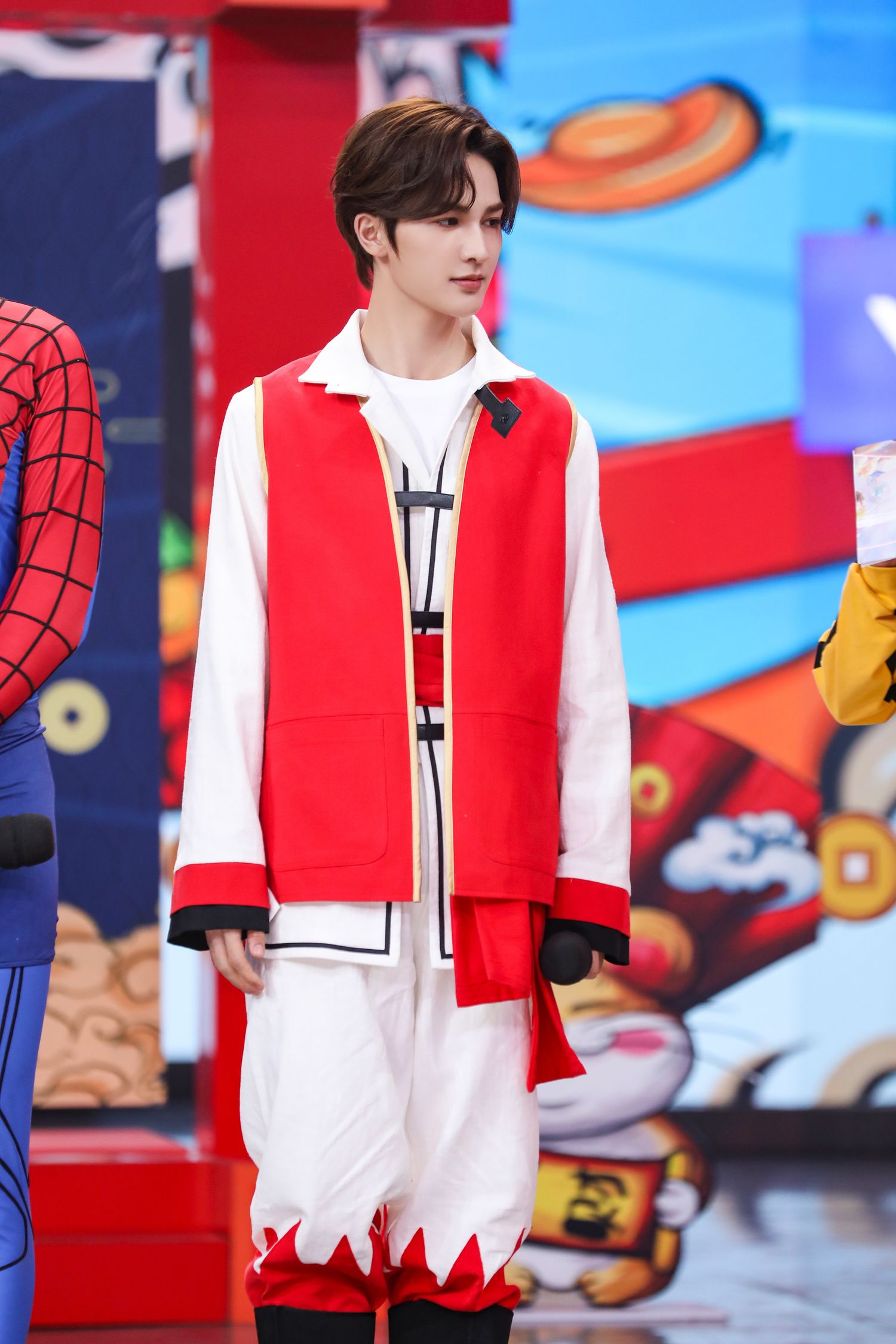 你的解闷神器《快乐大本营》正在配送中 看中华小当家朱正廷如何迎战