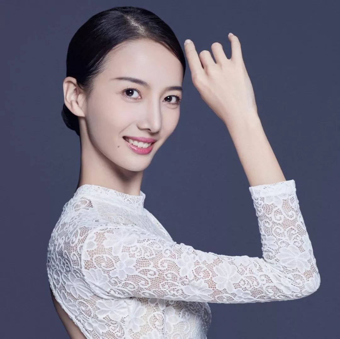 第一期主讲人:方梦颖总策划·创意·监制:冯英出品:中央芭蕾舞团