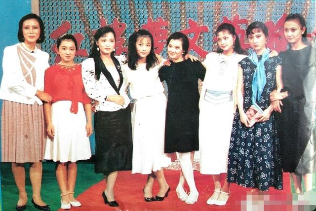 87红楼梦拍摄幕后陈晓旭跟东方闻樱学武术雪地拍摄邓婕被冻晕