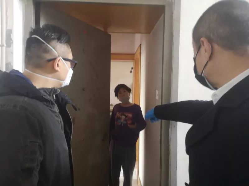 这户在家躲猫猫徐水物探大院社区调用升降车破解谜团