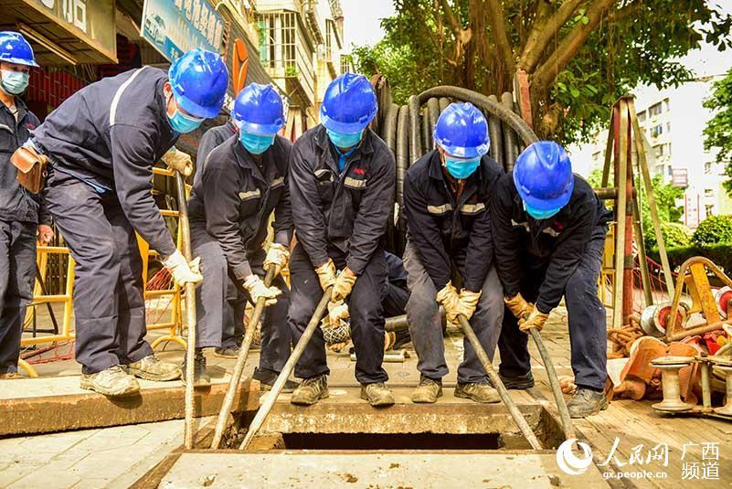 南方电网广西梧州网区两手抓两不误电网建设全面开工复工