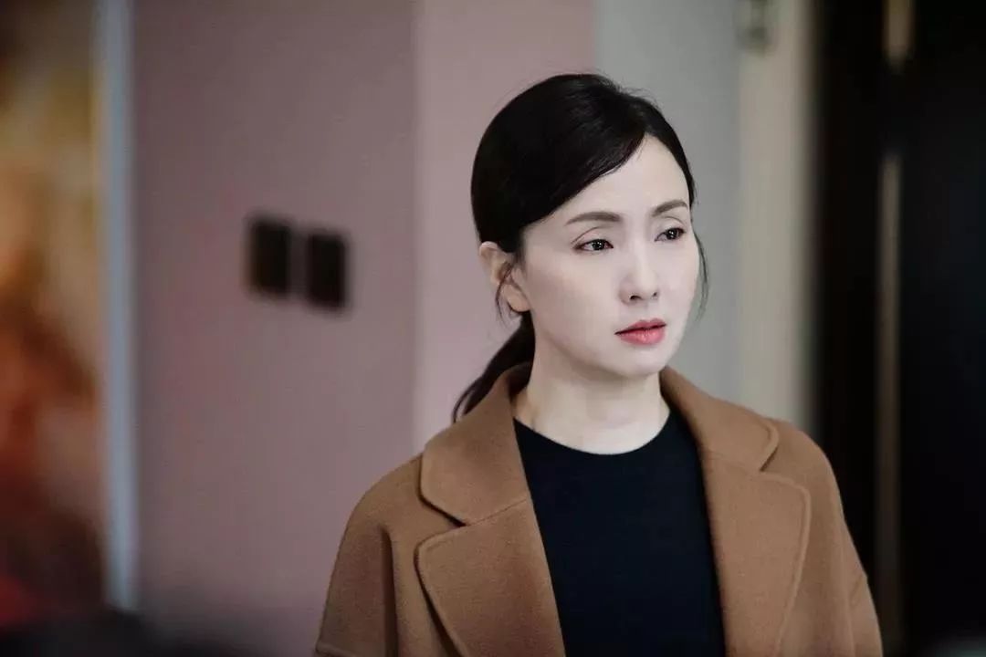 47岁仍娇俏似少女,小陶虹"冻龄姣好"的身材是怎么养成的?_瑜伽