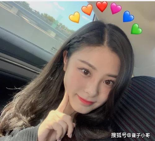 巴啦啦小魔仙中严莉莉的好朋友林小君,女大十八变,长相神似张雨绮