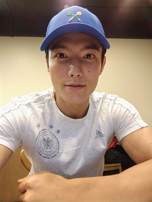 刘品言崩溃大哭_赖东贤