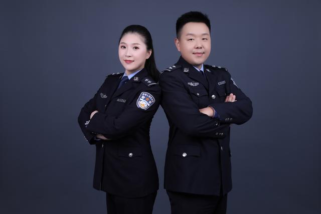 疫情面前,警察不退.