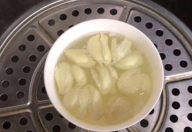 "蒜"有妙用,缓解咳嗽,孩子大人都管用_大蒜