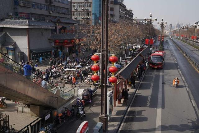疫情防控依旧有序复工复产洛阳老城中州路街景纪实