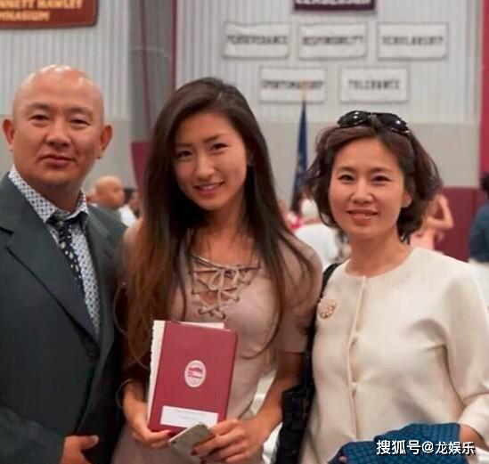 主持人史小诺23岁女儿近照模样清纯长相甜美母女似姐妹