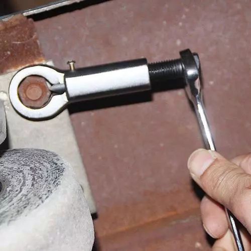 螺母生锈严重怎么拧下来?教你好方法轻松解决_螺丝