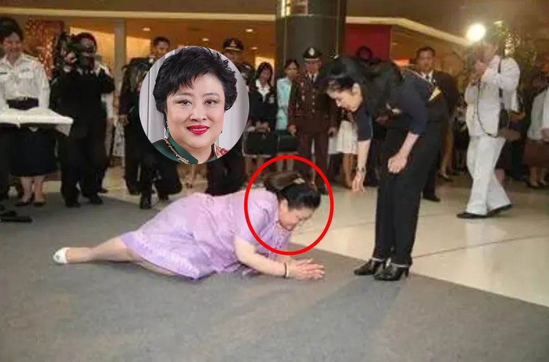 王室地位较为一般,人见人爱的诗琳通公主深得父亲和泰国民众的喜爱
