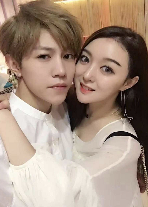 原创实力不行恋情来凑青你马蜀君亲密照曝光聊天记录太肉麻